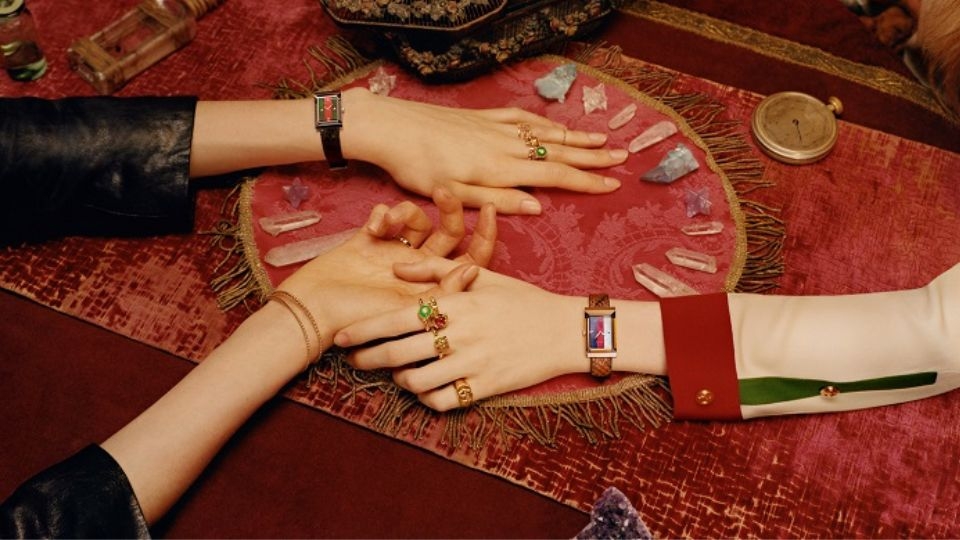 Hướng dẫn phân biệt đồng hồ Gucci chính hãng