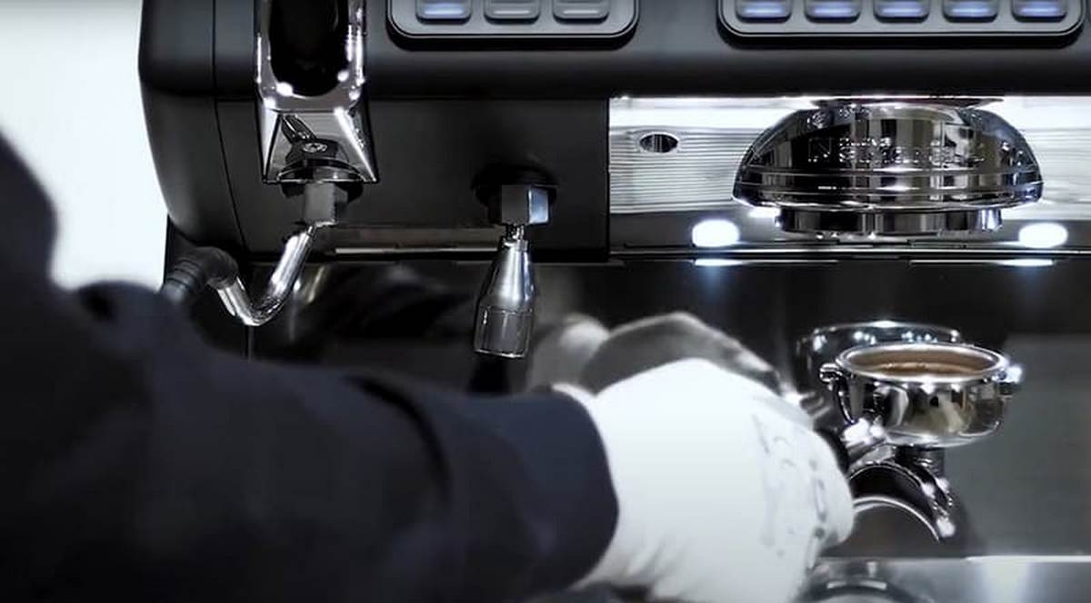 cách chỉnh áp suất máy pha cà phê - hình 3