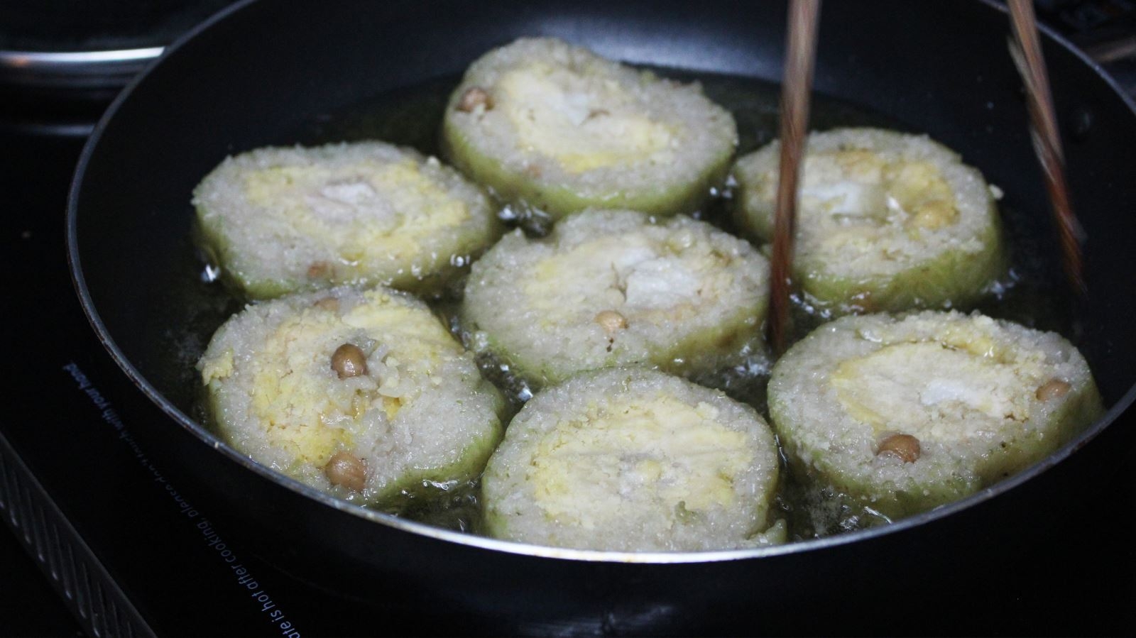 Sử dụng chảo chống dính để chiên