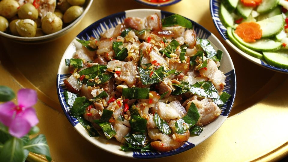 Thịt xào lá mắc mật