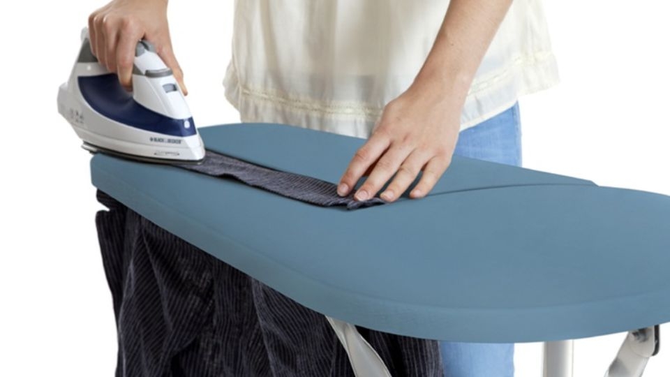 Cách ủi chân váy da