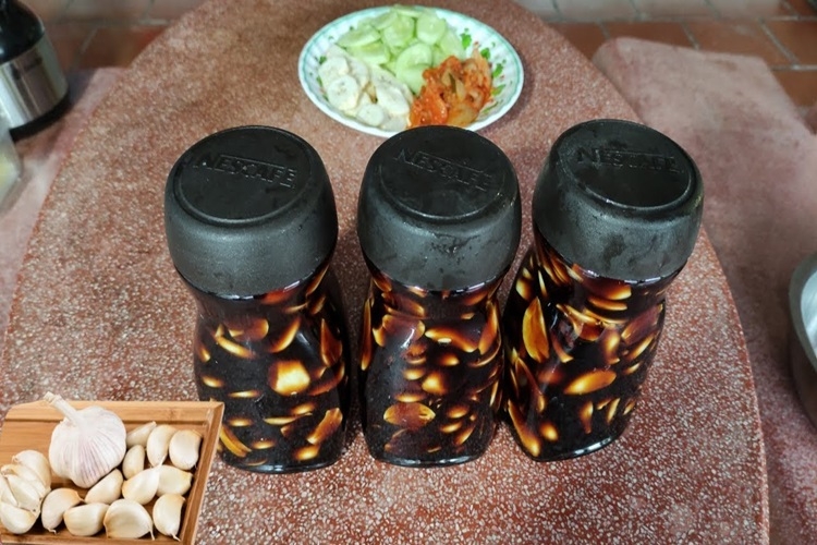 Bật mí cách làm tỏi ngâm nước tương ngay tại nhà giúp hỗ trợ sức khỏe cực tốt - Hình 4
