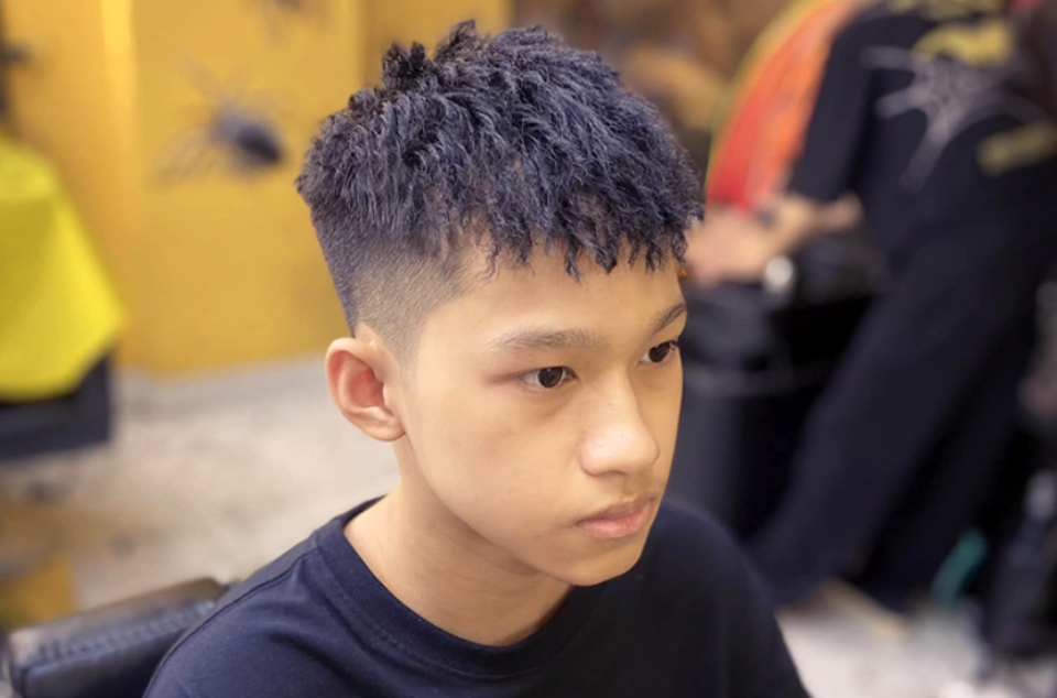 Uốn tóc kiểu con sâu mullet độc đáo