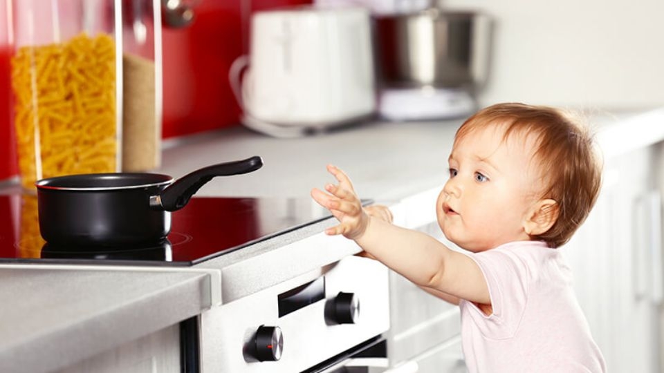 Bảng điều khiển bếp từ lắp âm Electrolux