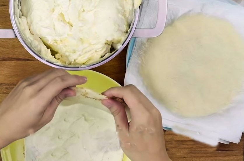 cách làm bánh crepe sầu riêng ngàn lớp - Ảnh 5