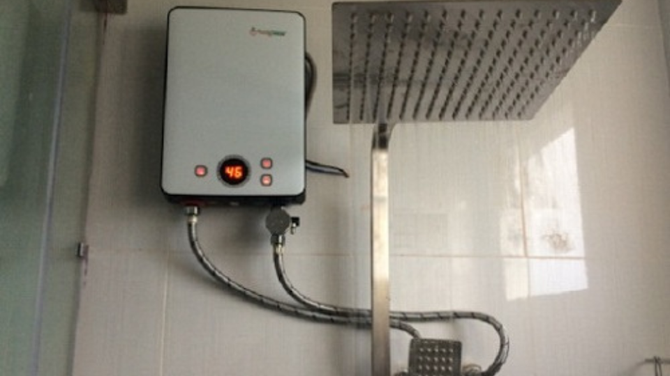 Nên mua máy nước nóng điện hay gas? (3)
