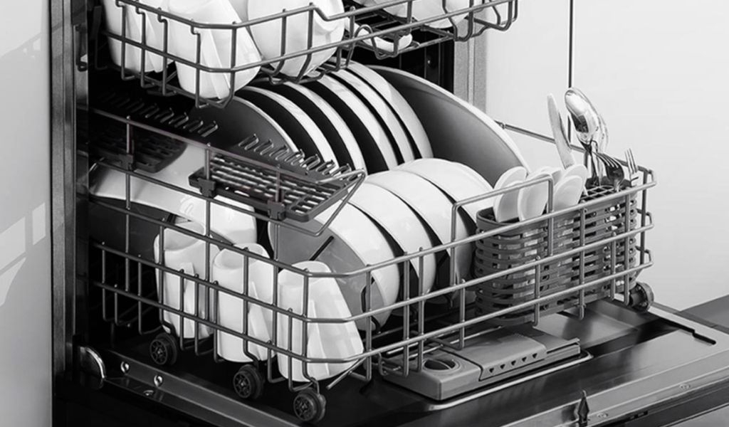 Cách sử dụng máy rửa chén Electrolux đúng để đảm bảo hiệu quả làm sạch và bền lâu 2