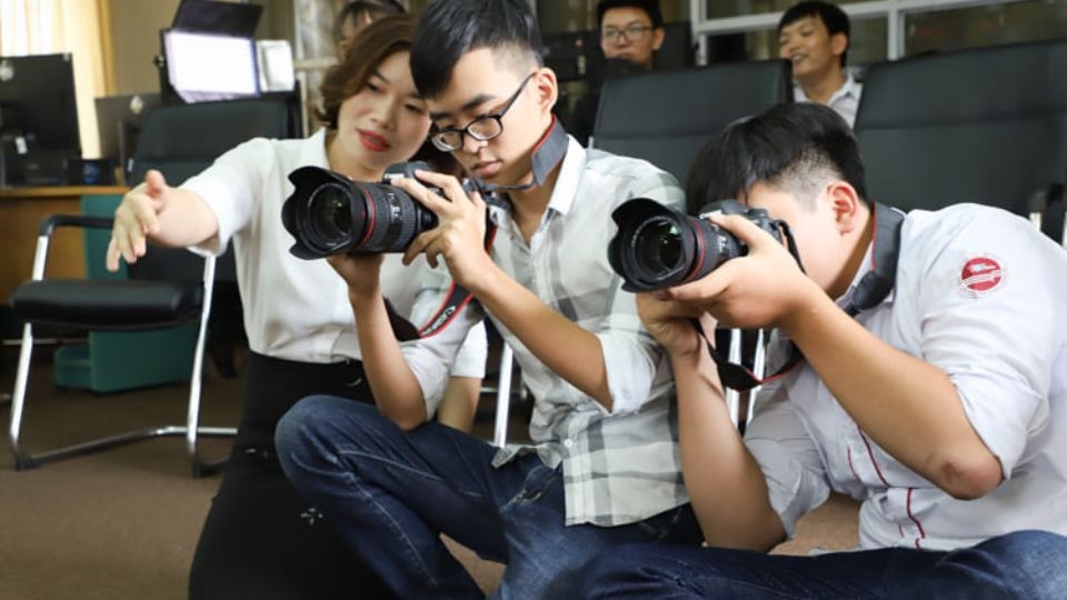 Đối với nhóm ngành báo chí và thông tin