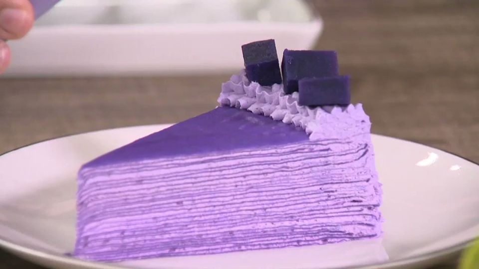 Bánh crepe ngàn lớp khoai tím