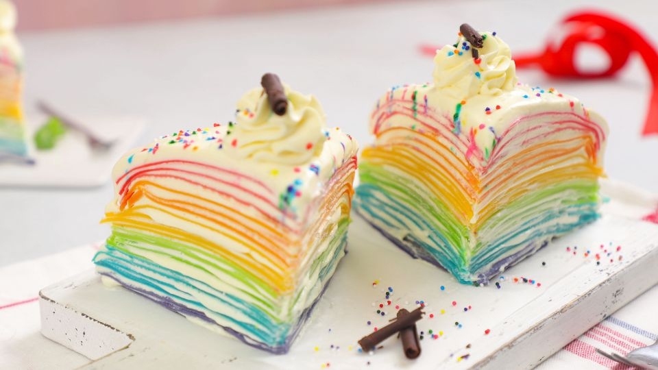 Bánh crepe ngàn lớp cầu vồng