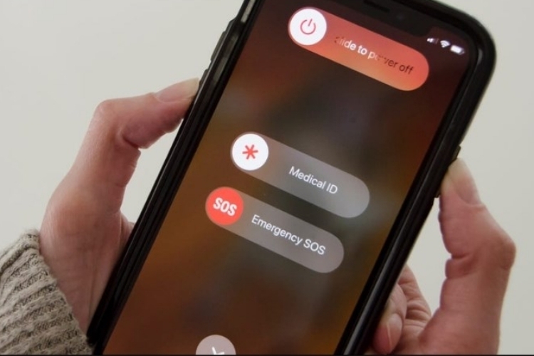 Khởi động lại iPhone