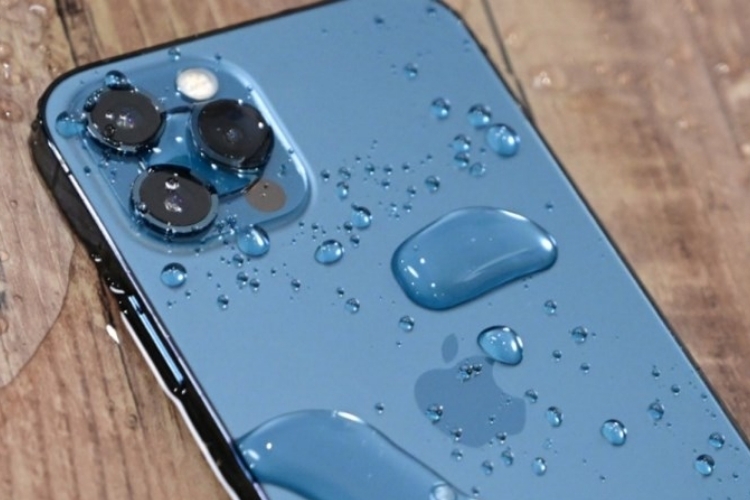 iPhone bị vào nước