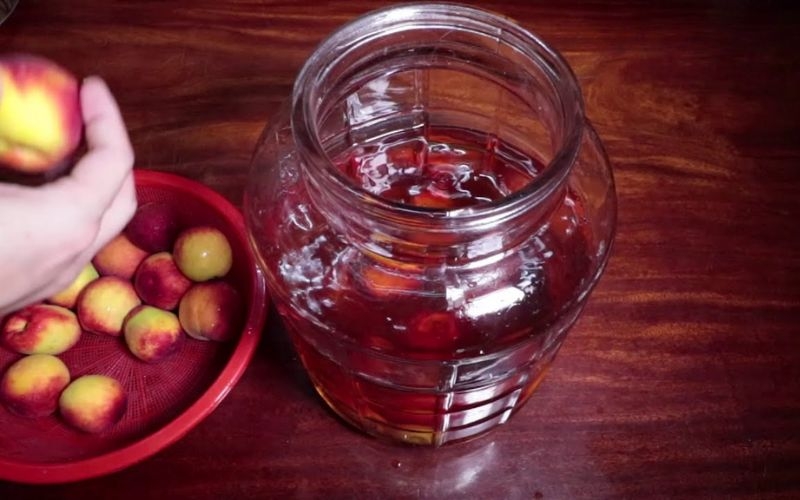 cách ngâm rượu đào hình 2