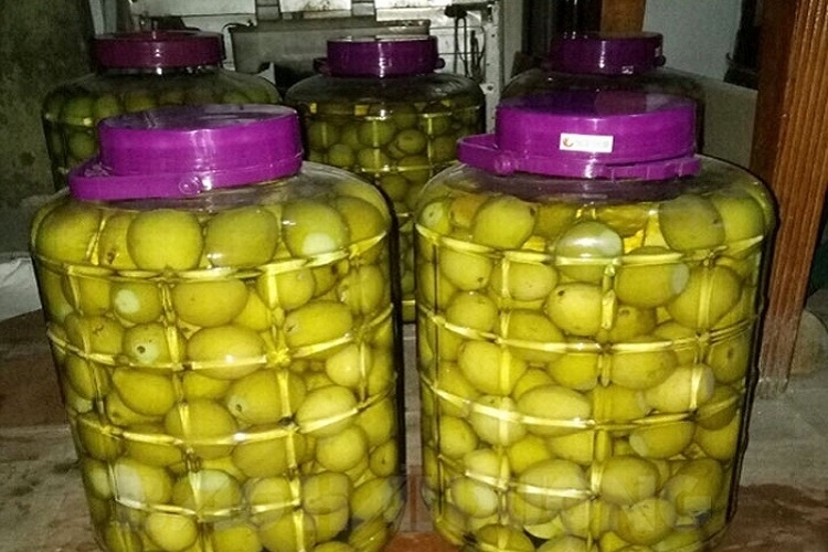 Bảo quản rượu ổi găng tại nơi khô thoáng, tránh ánh nắng trực tiếp