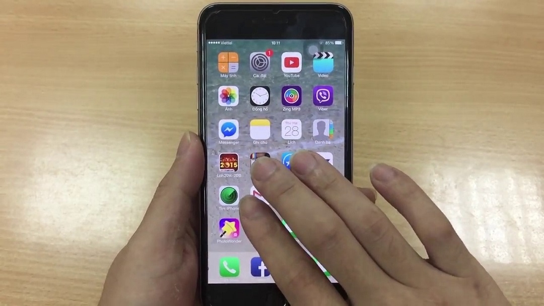 iPhone bị phóng to màn hình 3