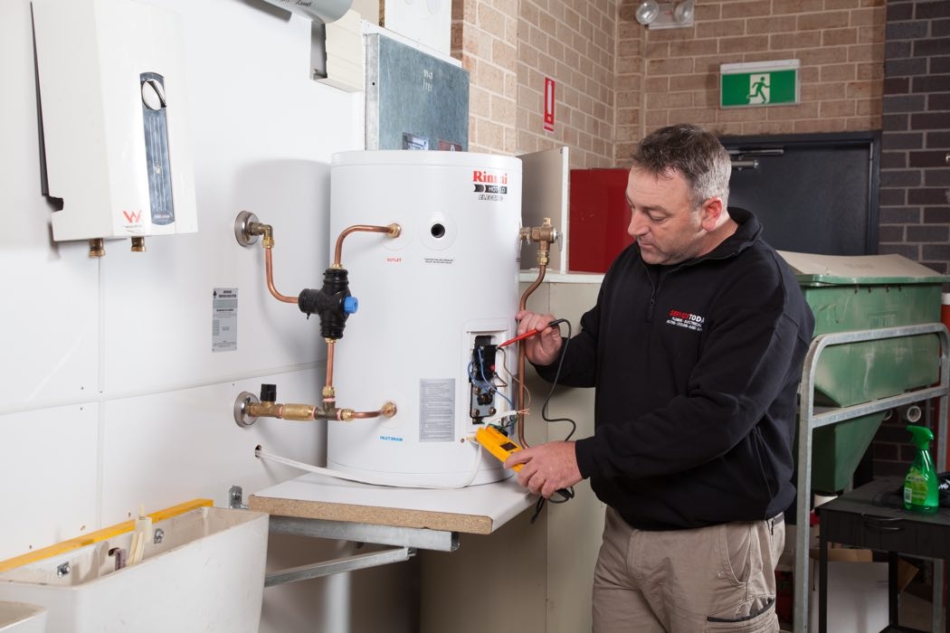 Công nghệ tiên tiến và các bộ phận của máy nước nóng IPO có thể đòi hỏi một sự lắp đặt cầu kỳ và phức tạp