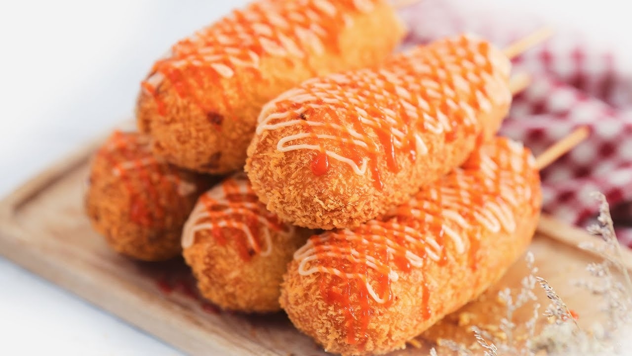 Chọn loại bột thích hợp để làm bánh hotdog