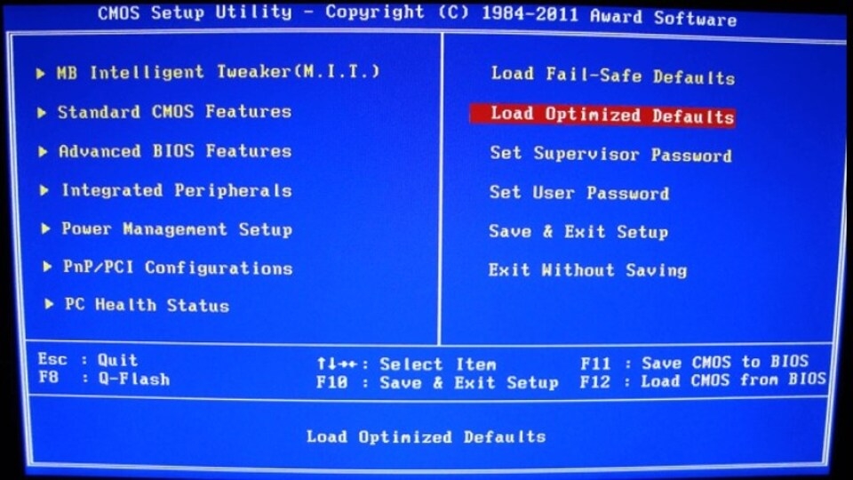 Trên menu cài đặt BIOS bạn tìm tùy chọn Reset