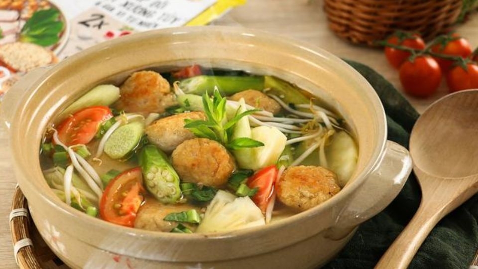 Canh chua chả cá thác lác