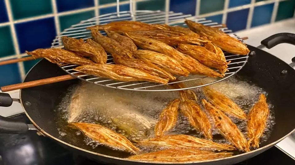 Khoai môn bọc chả cá thác lác