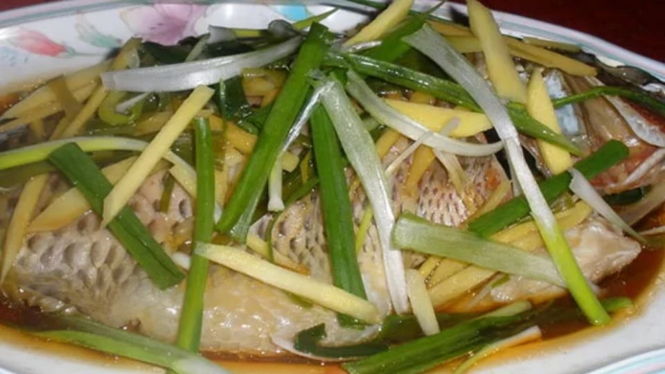 Cá chép hấp gừng