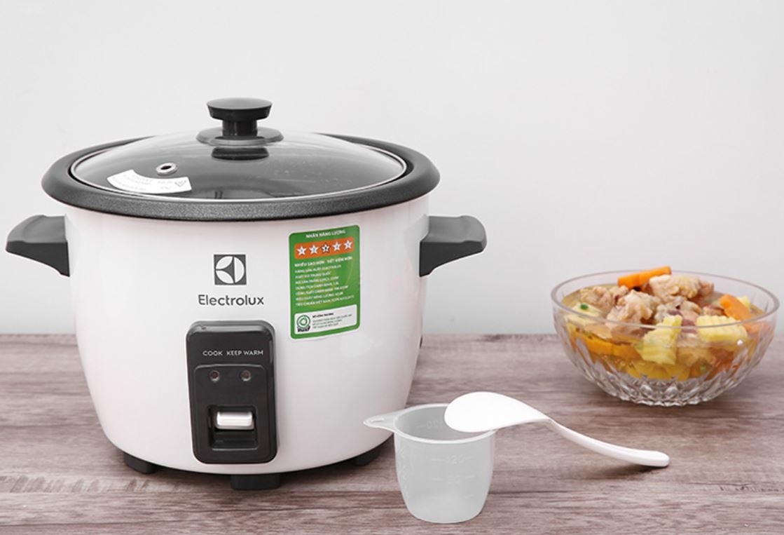 Electrolux E2RC-320W dung tích lớn