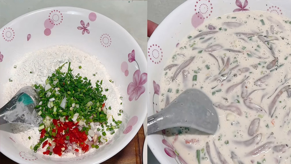 Trộn bột làm cá cơm chiên