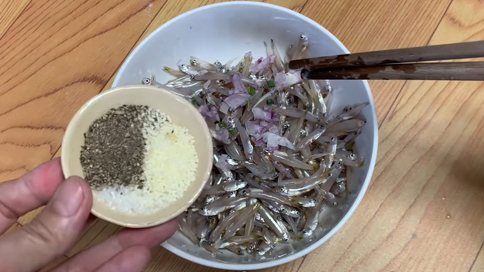 Ướp cá cơm