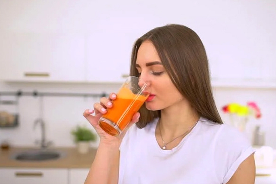 Lưu ý khi làm và sử dụng sinh tố cà rốt.