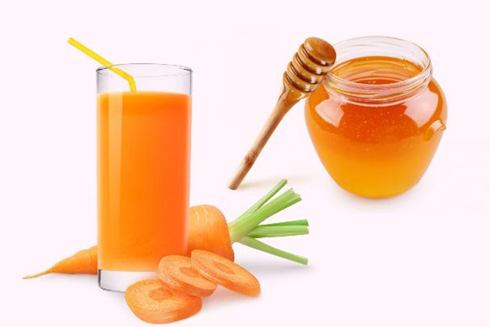 Sinh tố cà rốt mật ong.