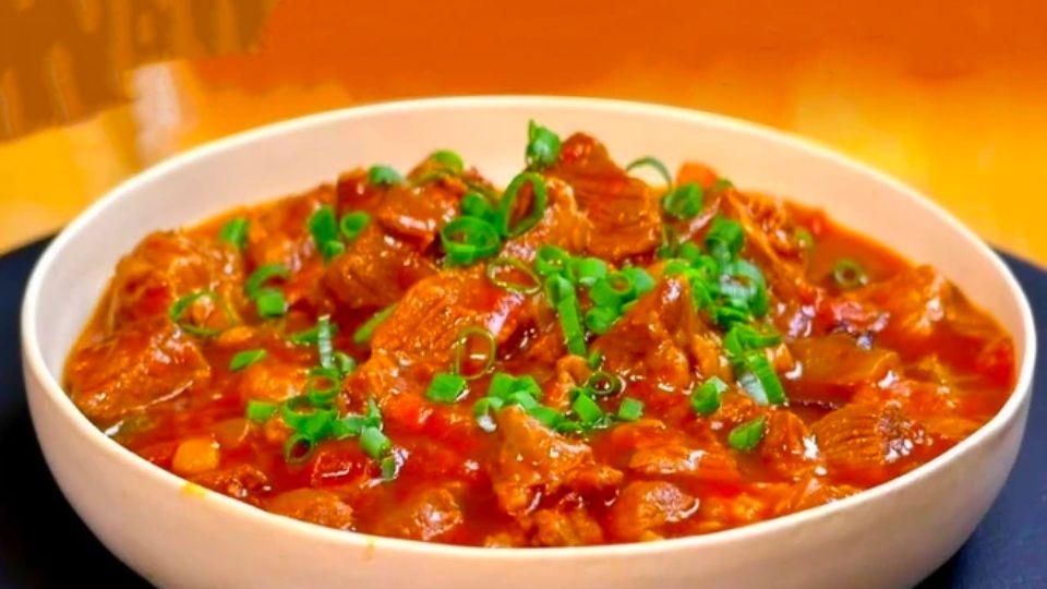 thịt bò sốt cà chua hầm