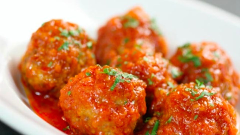 Thịt bò sốt cà chua phô mai viên