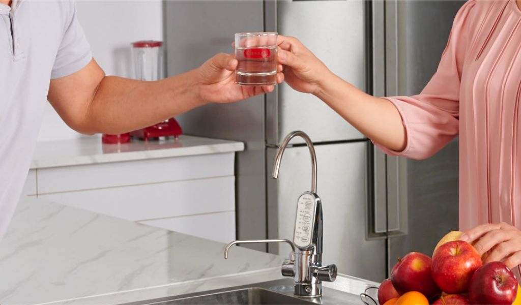 Gợi ý các bình lọc nước mini có thể để bàn vừa tiện dụng vừa đảm bảo sức khỏe 1