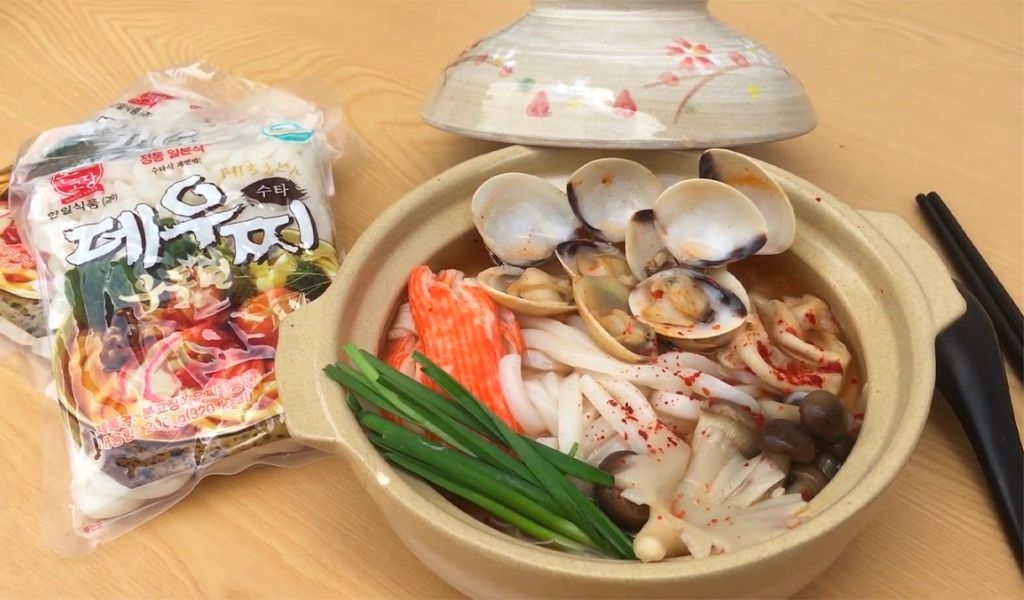 Cách nấu mì udon hải sản thanh ngọt, đậm đà chuẩn hương vị Nhật Bản tại nhà 2