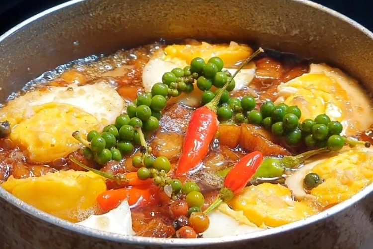 Bật mí 2 cách làm trứng kho quẹt ngon ngất ngây, cực hao cơm cho cả gia đình