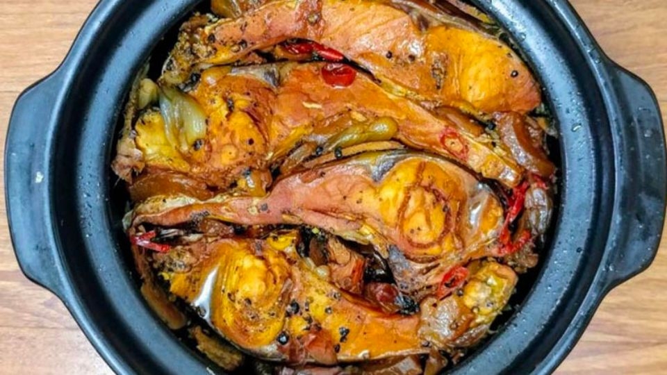 Cá chép kho nghệ