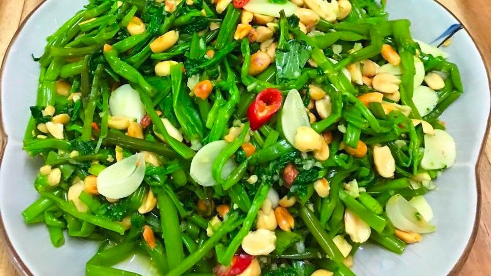 Gỏi rau muống đậu phộng