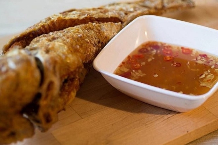 Pha mắm me kiểu Campuchia