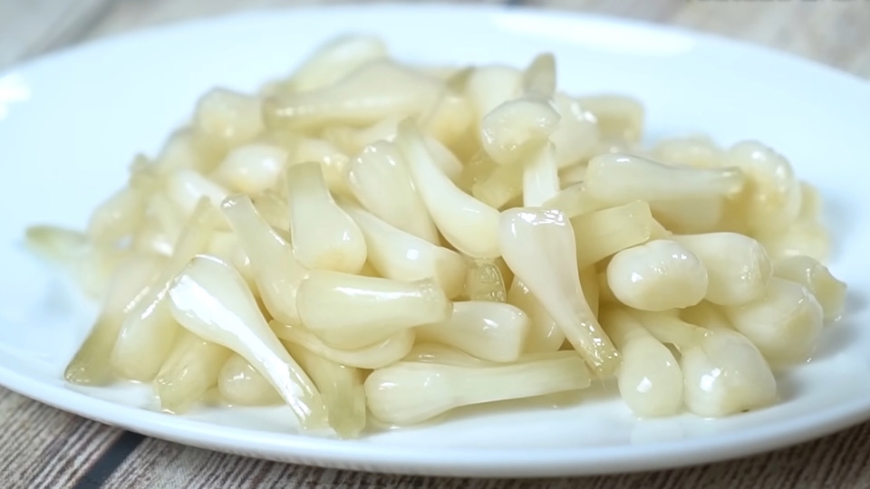 Củ kiệu có màu trắng đẹp mắt