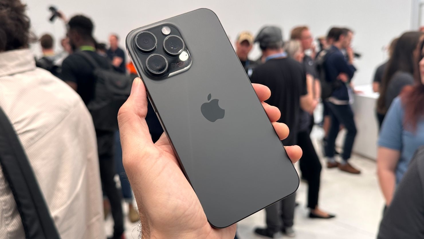 Giải mã iPhone ZD/A được bán tại quốc gia nào và có nên mua?