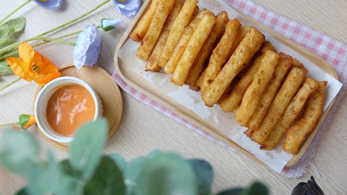 cách làm bánh khoai mì chiên 13