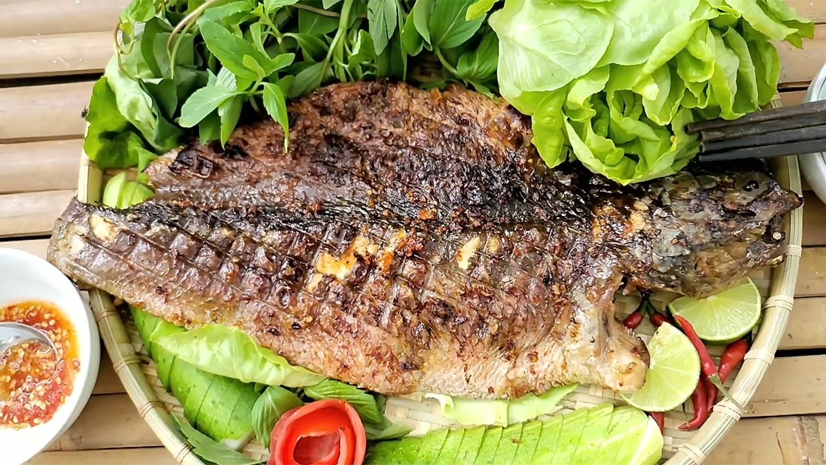Thưởng thức cá quả nướng sốt thịt nướng