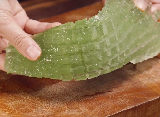 Cách ngâm mủ trôm 5