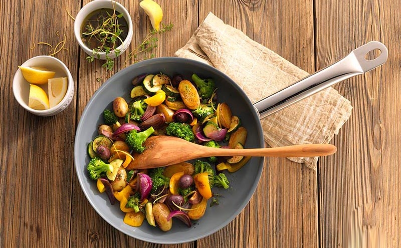 Chảo chiên không dầu là gì? Điểm khác nhau giữa chảo chiên không dầu và chảo chống dính 4