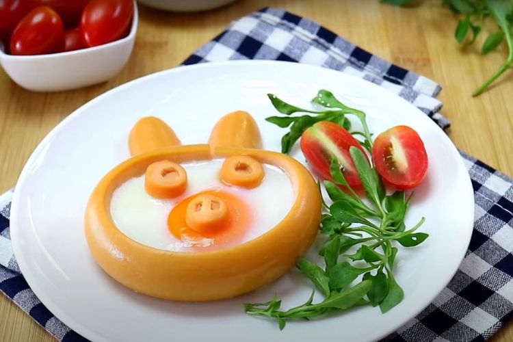 Món trứng ốp la với hình dáng lạ mắt