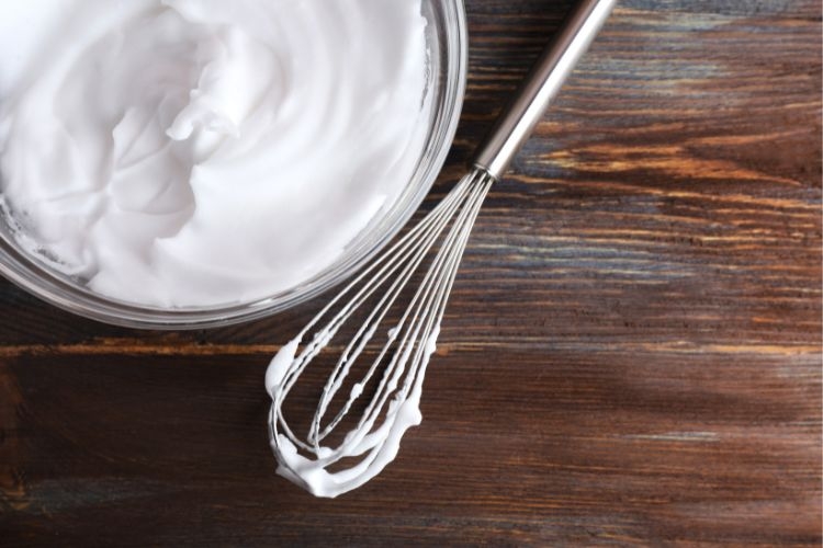 Đánh lòng trắng trứng