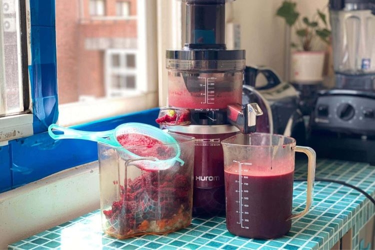 Xay củ dền lấy nước cốt