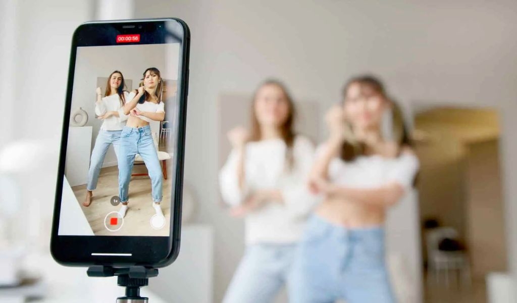 Cách để Reels lên xu hướng nhanh chóng, thu hút nhiều lượt xem và tăng lượt theo dõi 3