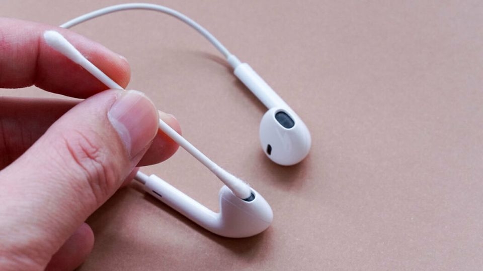 Vệ sinh tai nghe EarPods