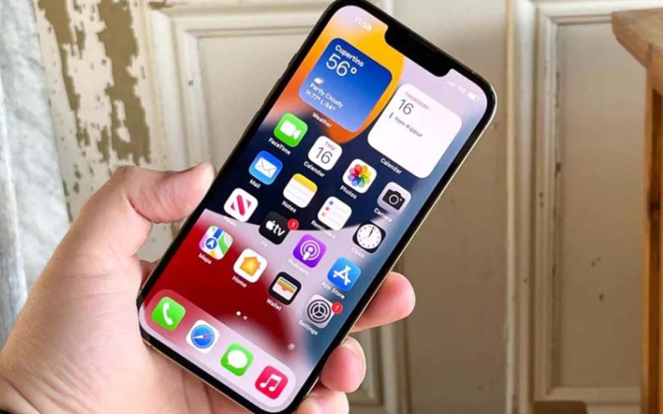 Điện thoại bị loạn cảm ứng sẽ có nhiều điểm bị đơ trên màn hình